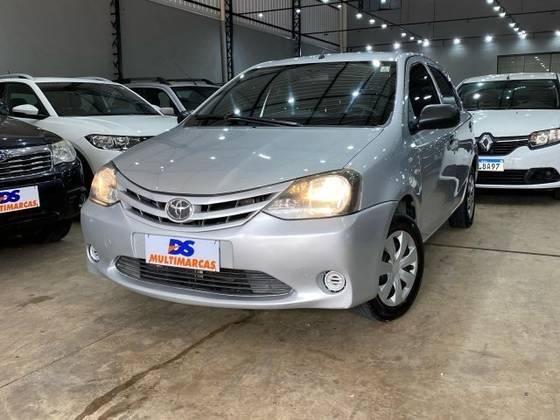 TOYOTA ETIOS 2013