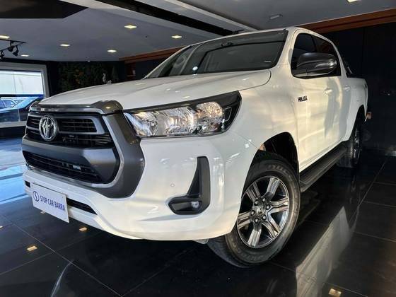 TOYOTA HILUX 2024