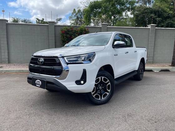 TOYOTA HILUX 2022