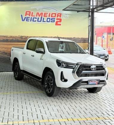 TOYOTA HILUX 2021
