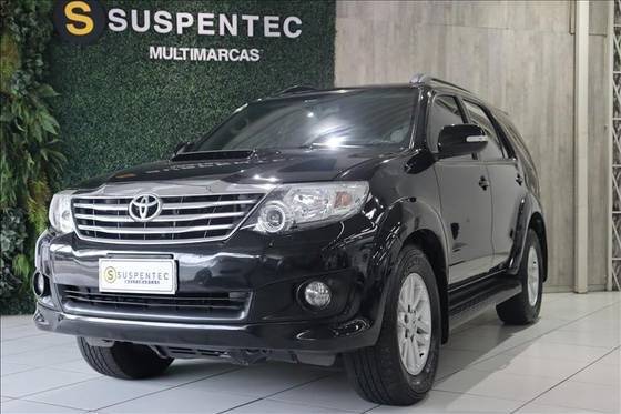 TOYOTA HILUX SW4 2014