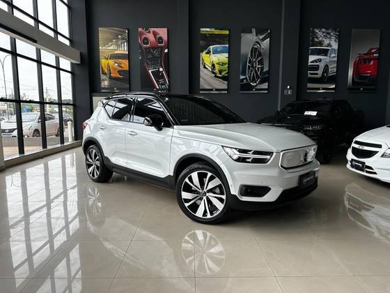 VOLVO XC40 2022