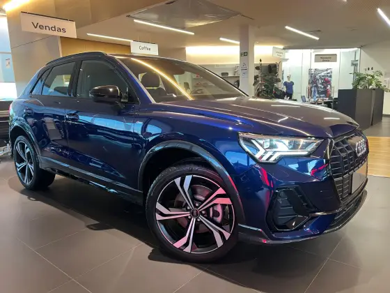 AUDI Q3 2024