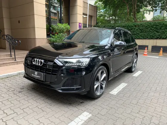 AUDI Q7 2023