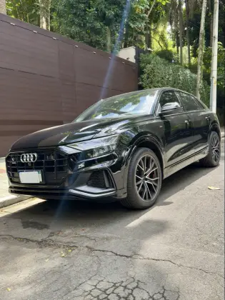 AUDI Q8 2022