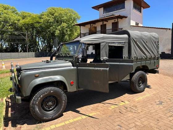 LAND ROVER DEFENDER 2001