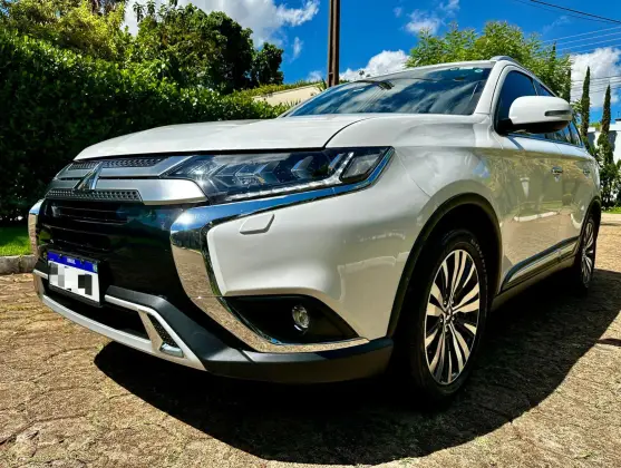 MITSUBISHI OUTLANDER 2022