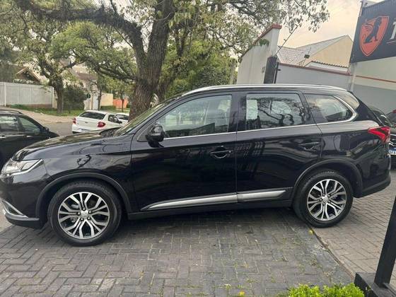 MITSUBISHI OUTLANDER 2017