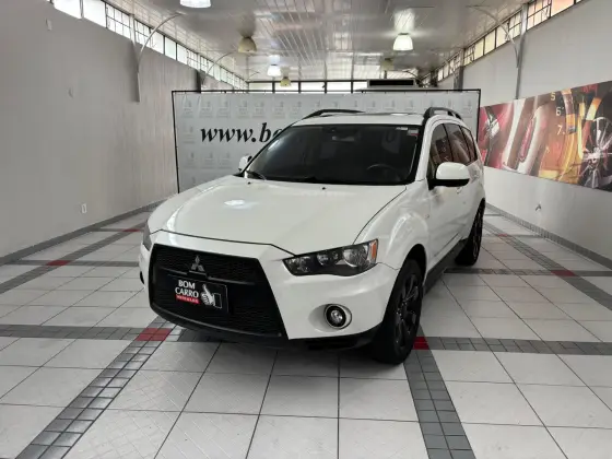MITSUBISHI OUTLANDER 2011