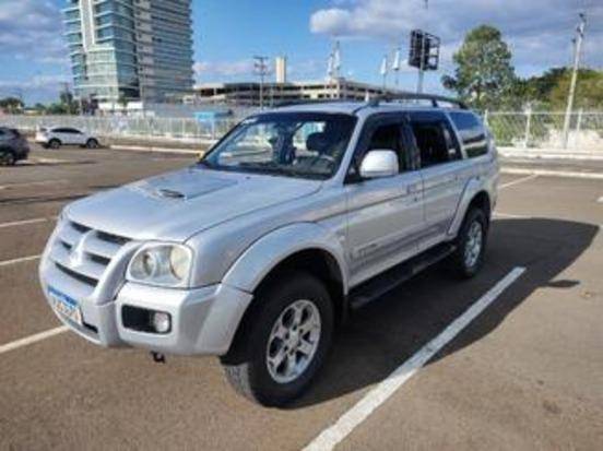 MITSUBISHI PAJERO 2011