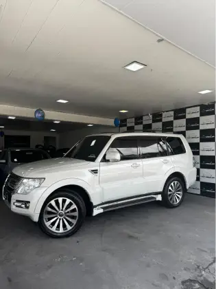 MITSUBISHI PAJERO 2016