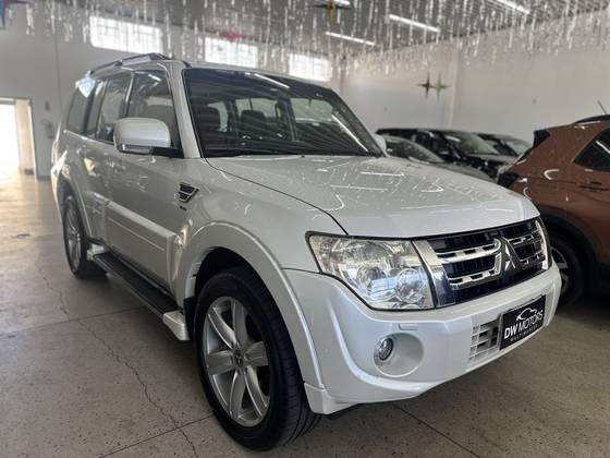 MITSUBISHI PAJERO FULL 2014