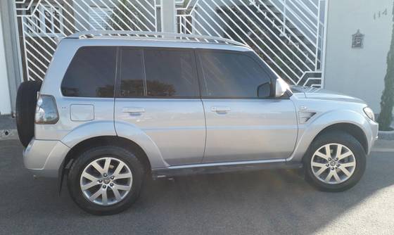 MITSUBISHI PAJERO TR4 2012