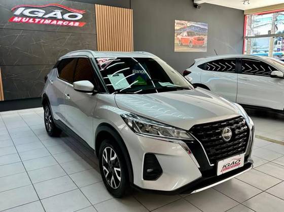 NISSAN KICKS 2023