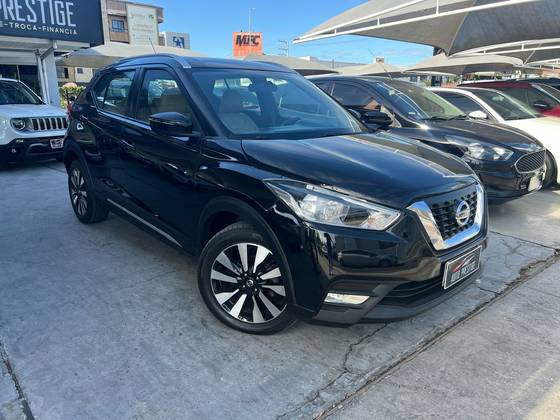 NISSAN KICKS 2017