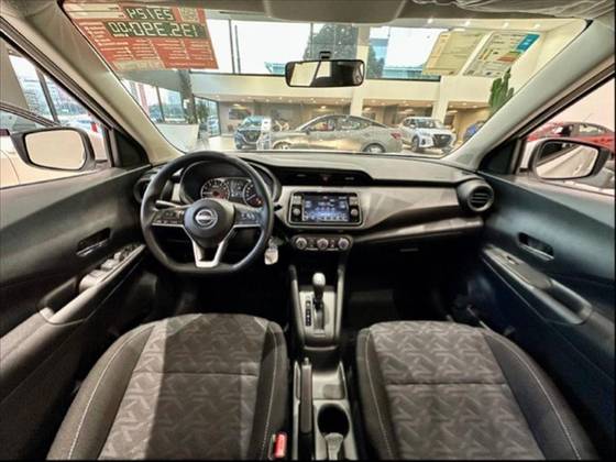 NISSAN KICKS PLAY 2025