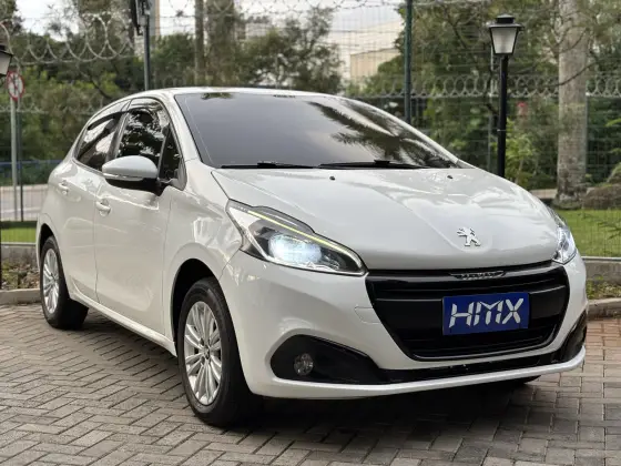 PEUGEOT 208 2020