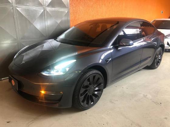 TESLA MODEL 3 2021