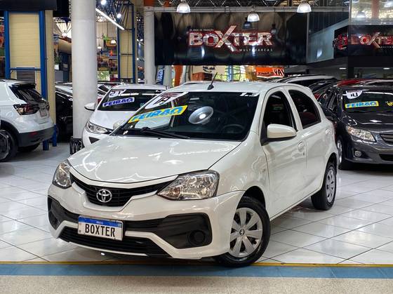 TOYOTA ETIOS 2018
