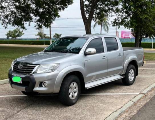 TOYOTA HILUX 2015