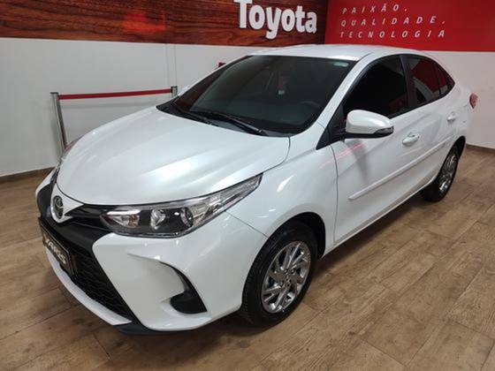 TOYOTA YARIS 2025