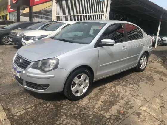 VOLKSWAGEN POLO SEDAN 2011