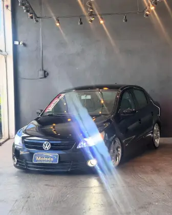 VOLKSWAGEN VOYAGE 2011