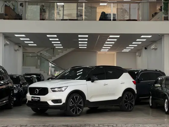 VOLVO XC40 2020