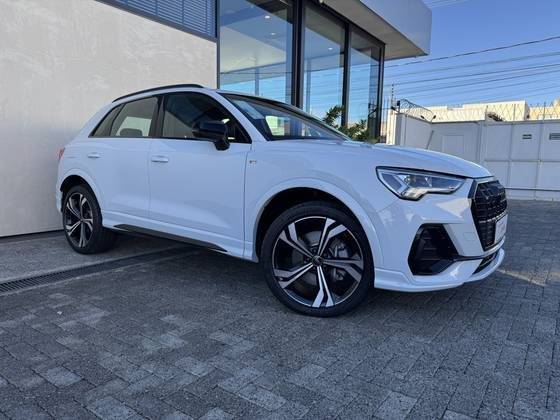 AUDI Q3 2024