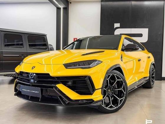LAMBORGHINI URUS 2024