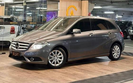 MERCEDES-BENZ B 200 2013