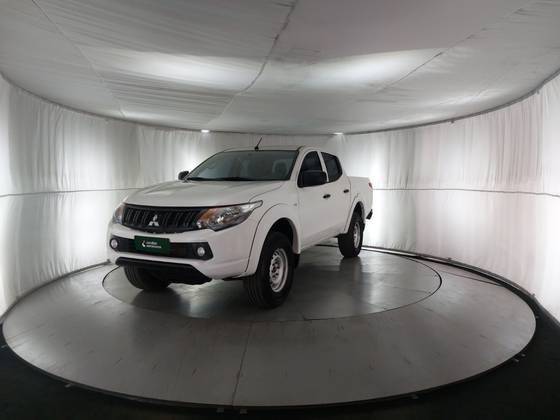 MITSUBISHI L200 TRITON 2023