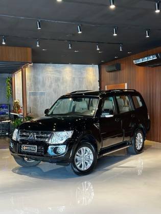 MITSUBISHI PAJERO FULL 2014