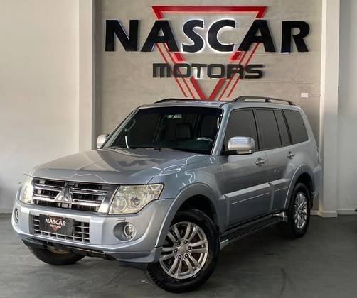 MITSUBISHI PAJERO FULL 2012