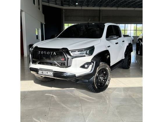 TOYOTA HILUX 2024