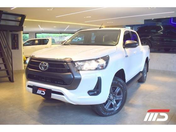 TOYOTA HILUX 2024