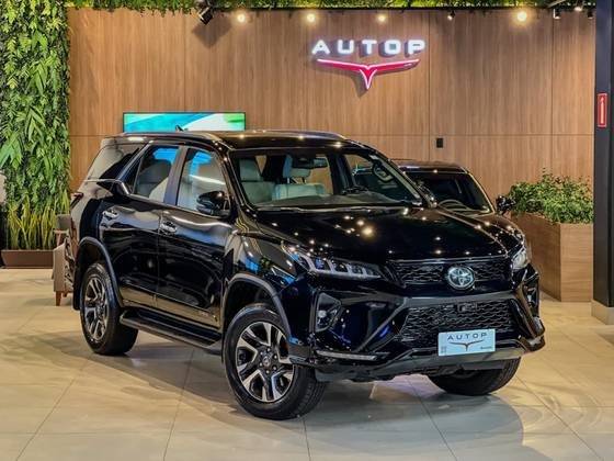 TOYOTA HILUX SW4 2022