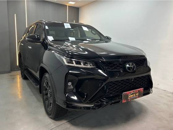 TOYOTA HILUX SW4 2022