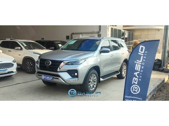 TOYOTA HILUX SW4 2022