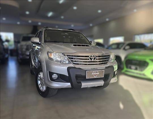 TOYOTA HILUX SW4 2013