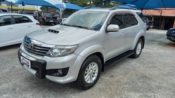 TOYOTA HILUX SW4 2014