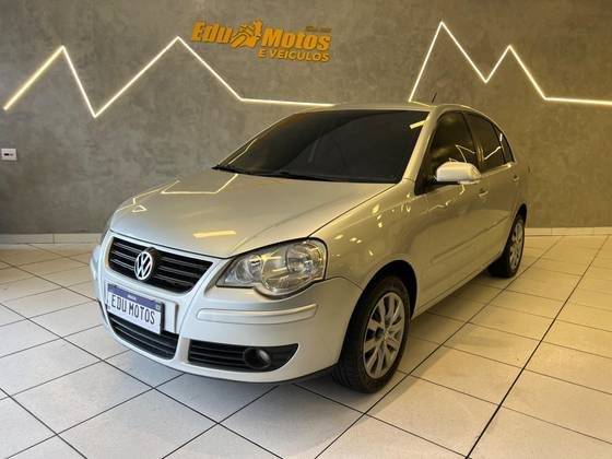 VOLKSWAGEN POLO SEDAN 2011