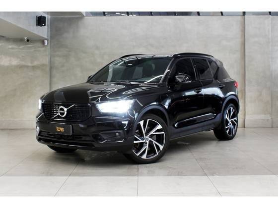 VOLVO XC40 2021