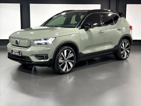 VOLVO XC40 2022