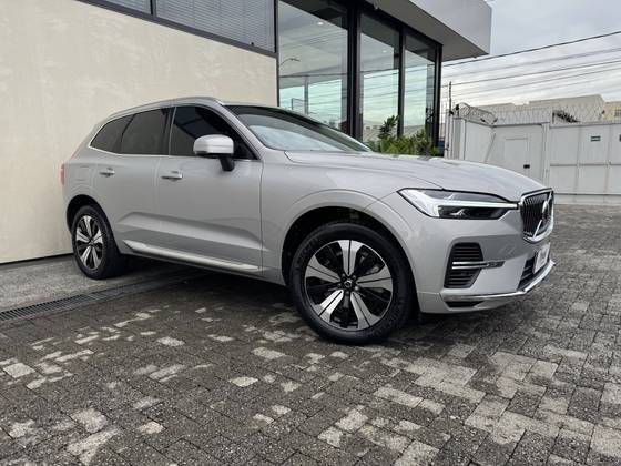 VOLVO XC60 2023