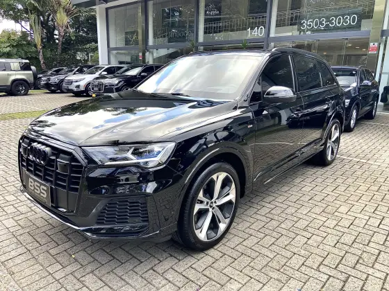 AUDI Q7 2022