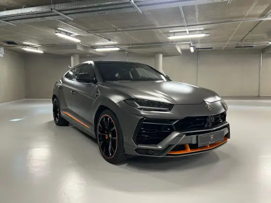 LAMBORGHINI URUS 2022
