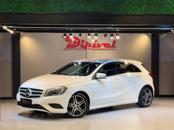 MERCEDES-BENZ A 200 2015