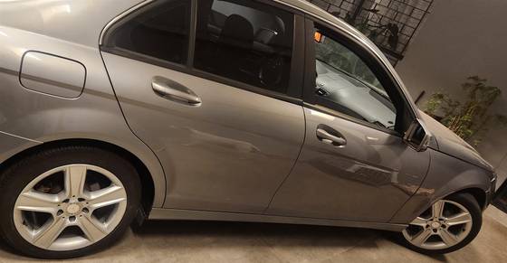 MERCEDES-BENZ C 180 2011