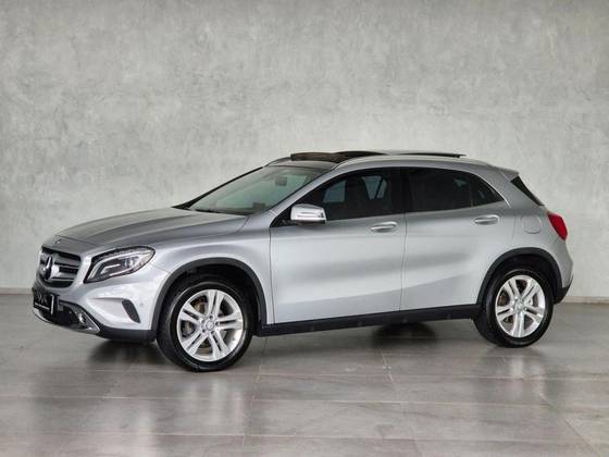 MERCEDES-BENZ GLA 200 2016